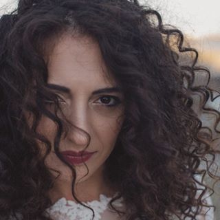 Elika Ashoori's avatar