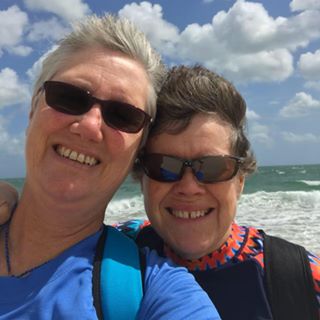 Lizzie Charnley's avatar