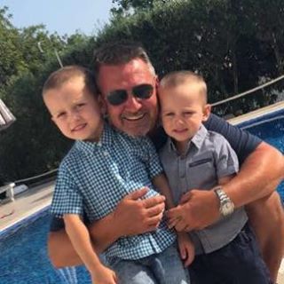 Chris Mitchell's avatar