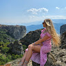 Andreea L's avatar
