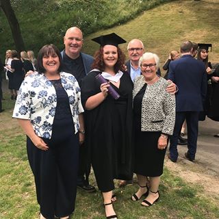 Julie Russell's avatar