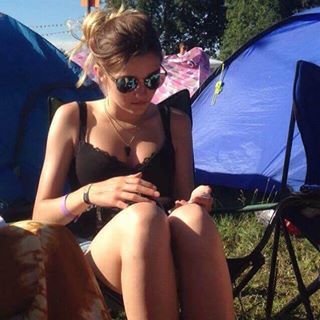 Vicki Holland's avatar