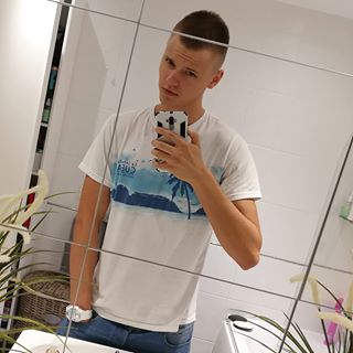 Darek Cywinski's avatar