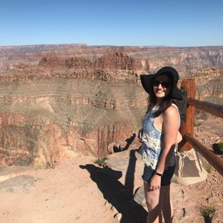 Claire Curry's avatar