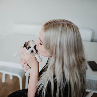 Eve Mia Rushforth's avatar