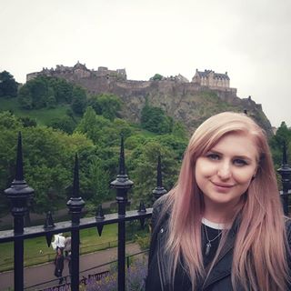 Chantelle Louise's avatar