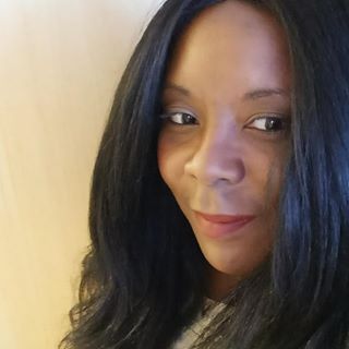 Sarah Thomas's avatar