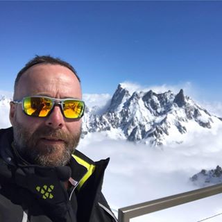 Richard Bond's avatar