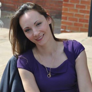 Carly Staples's avatar