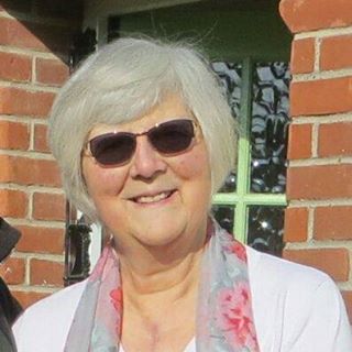 Avril Broughton's avatar