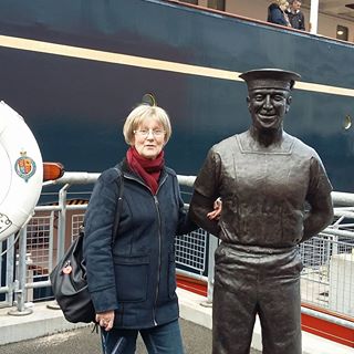 Carol Hughes's avatar