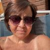 Lesley B's avatar
