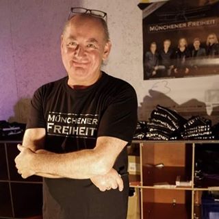 Ian Mills's avatar